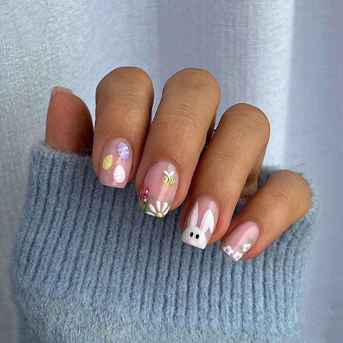 24pcs/Set Minimal Bunny with Floral Accents Press-On Nails