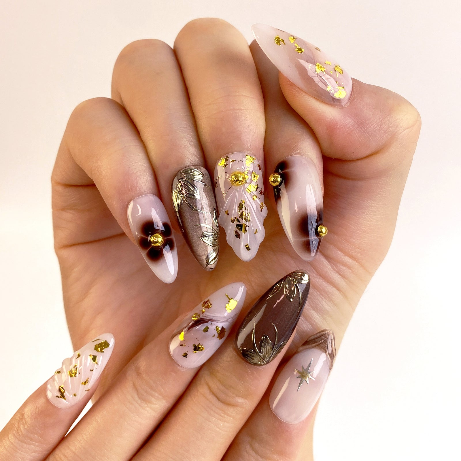 (Handmade) 10pcs/Set Brown Cat Eye French Nails with Golden Flowers Press-On Nails