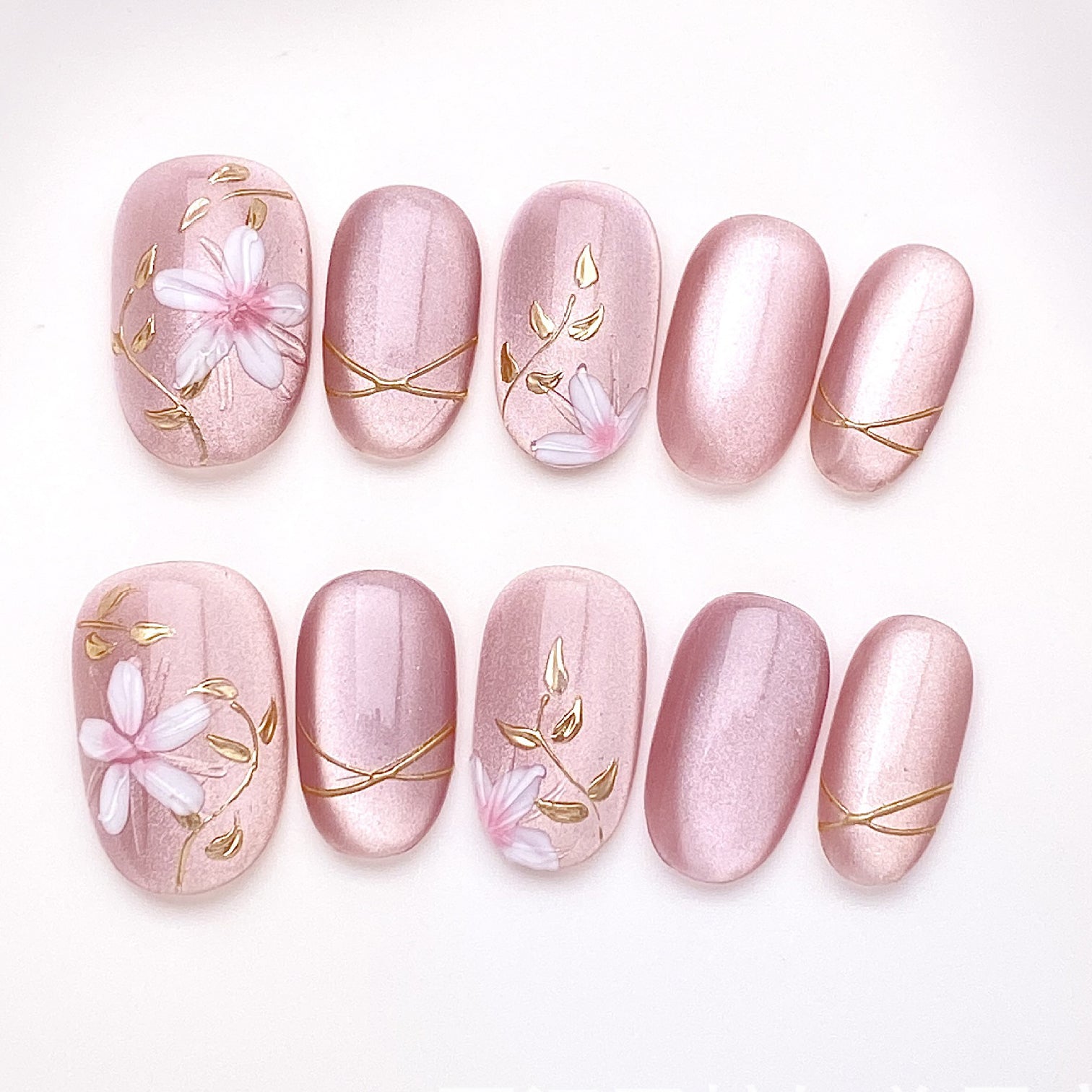 (Handmade) 10pcs/Set Pink Cat's Eye Flower with Gold Trim Short Press-On Nails