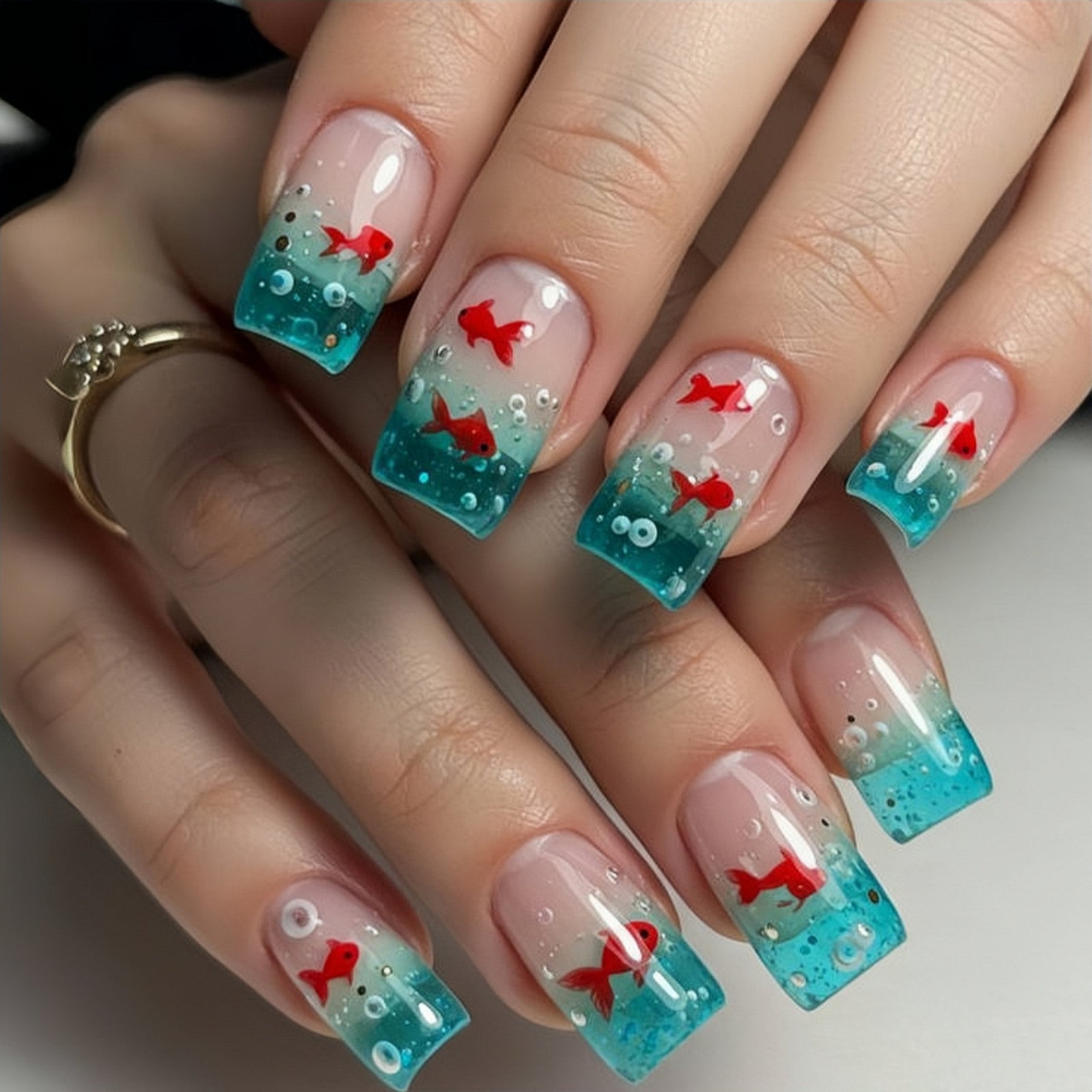 24pcs/Set Blue Underwater Goldfish Press-On Nails