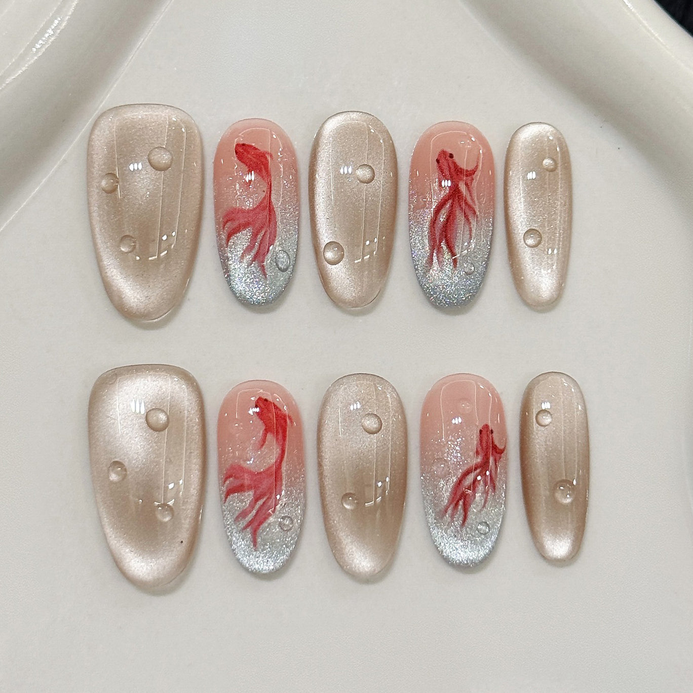 (Handmade) 10pcs/Set Cat-Eyed Koi Fish Press-On Nails