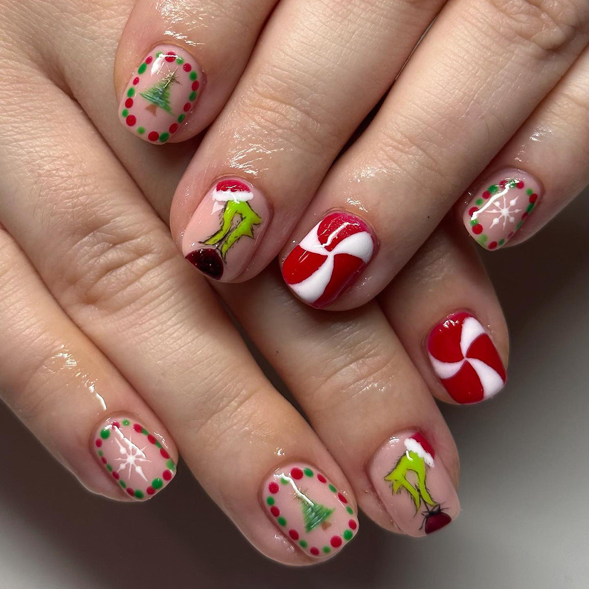 24pcs/Set Christmas Colorful Wreath Short Press-On Nails