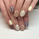 24pcs/Set Brown Small Flowers Press-On Nails