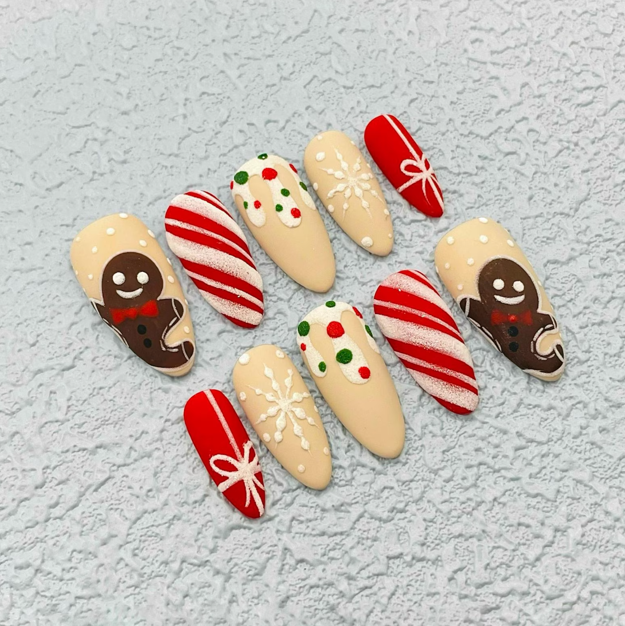 (Handmade) 10pcs/Set Christmas Snowflake Gingerbread Man Press On Nails
