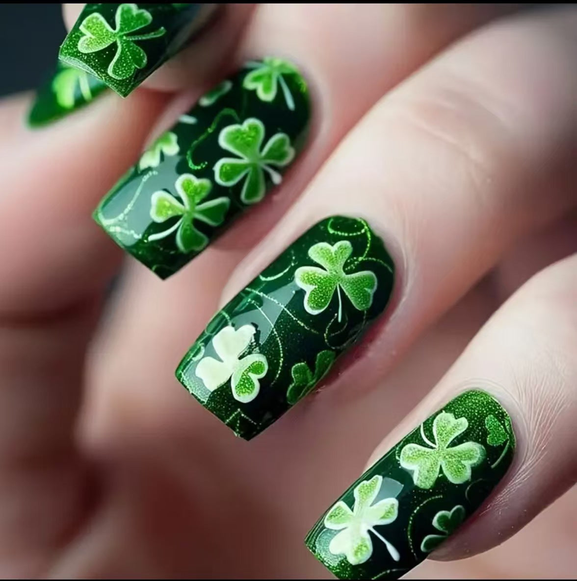 24pcs/Set Deep Green Shamrock Press-On Nails