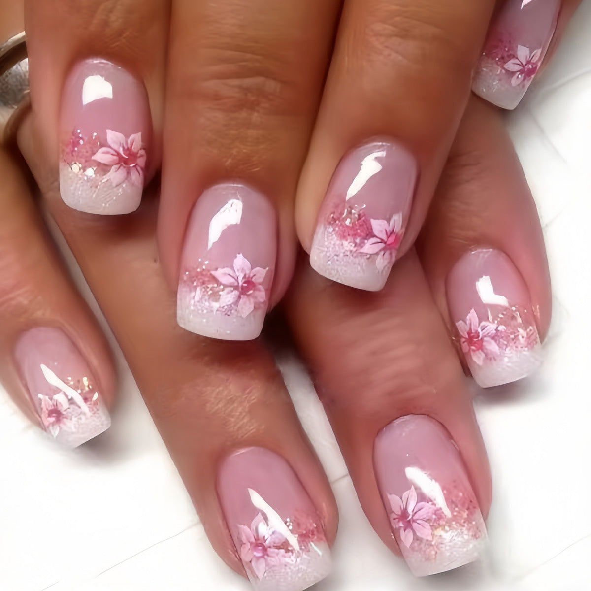 24pcs/Set Sparkling Petals Press-On Nails