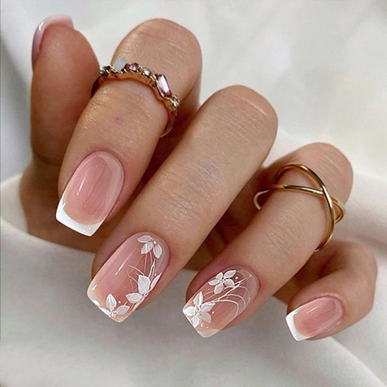 24pcs/Set White Floral French Short Press On Nails