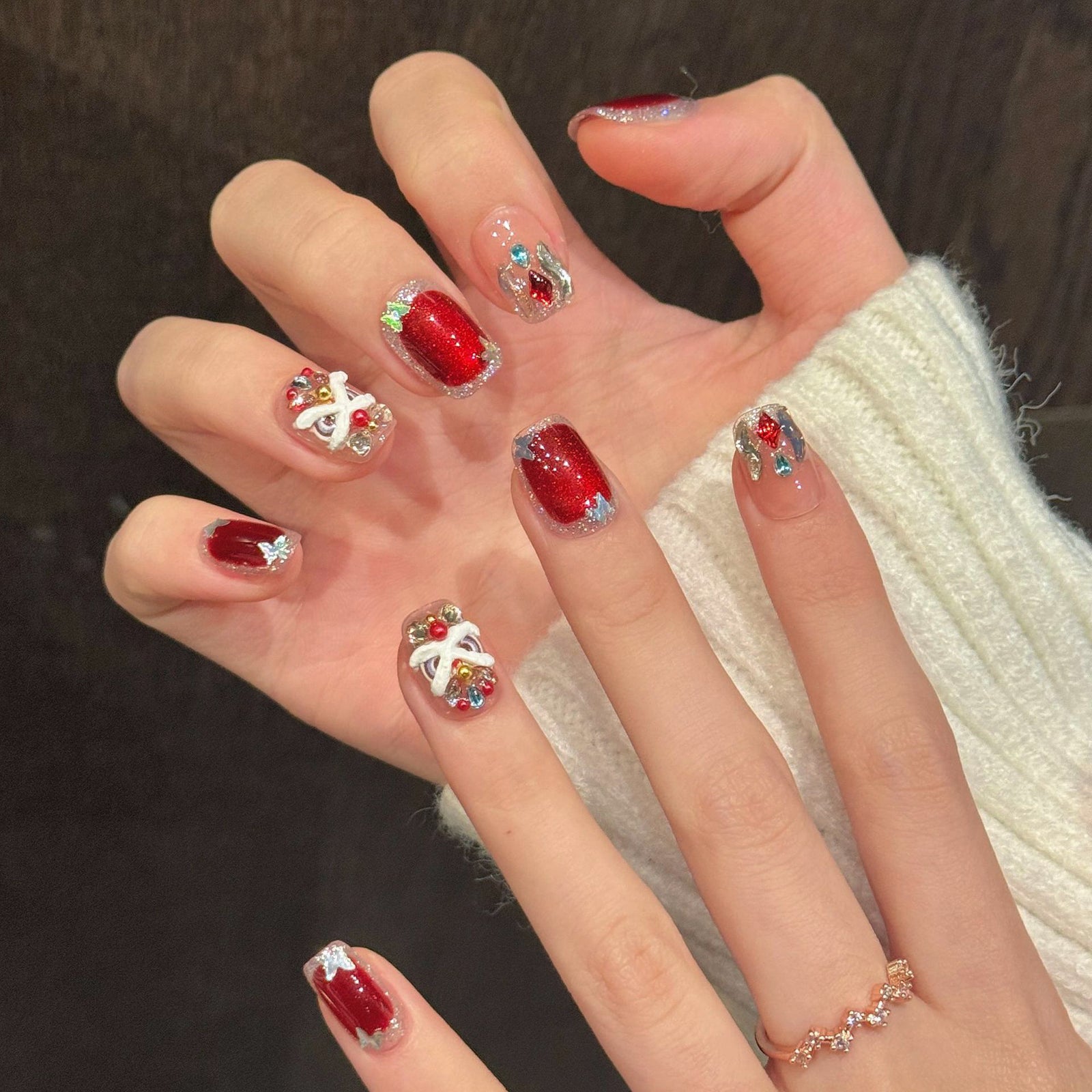 (Handmade) 10pcs/Set Red Awakening Lion Crushed Rhinestone Press-On Nails