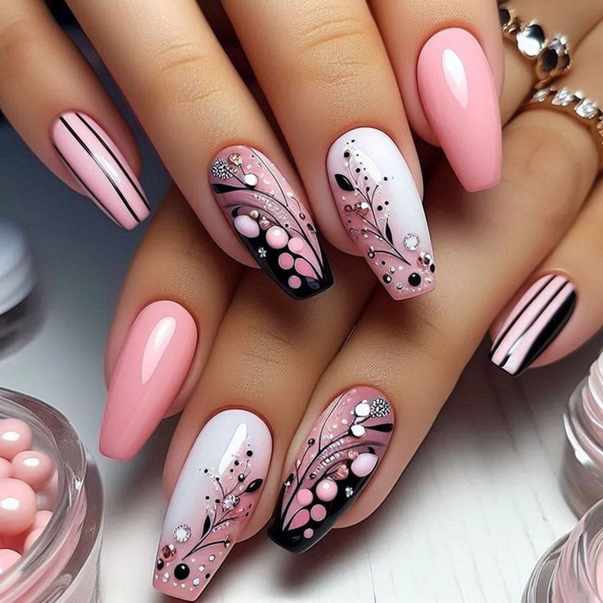 24pcs/Set Black White Floral Press-On Nails