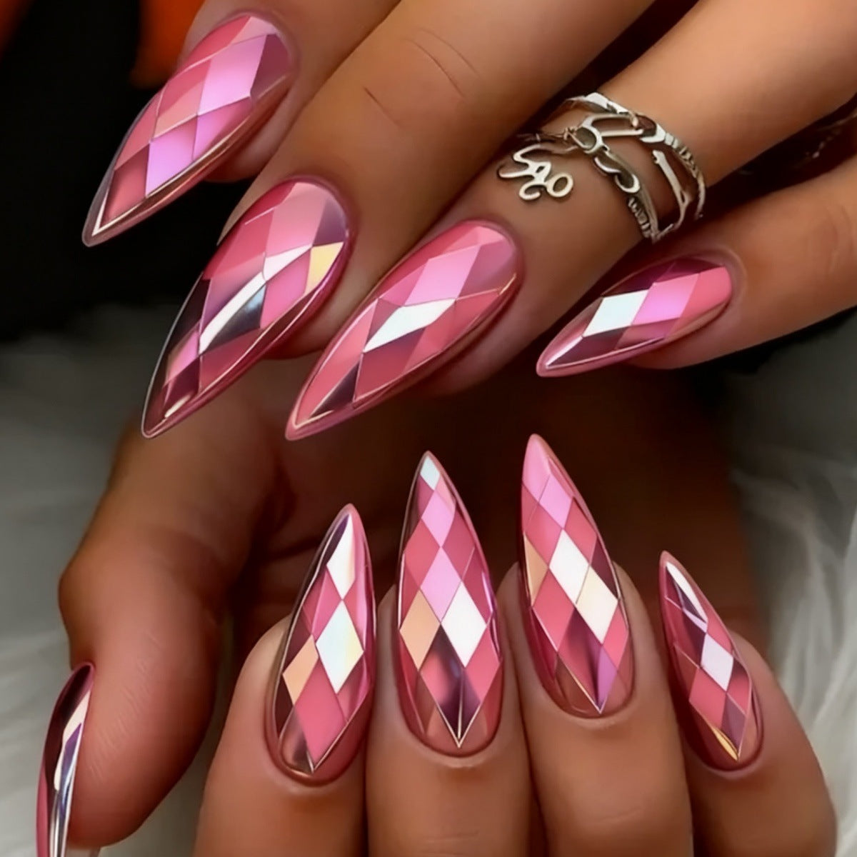 24pcs/Set 3D Faceted Diamond Press-On Nails