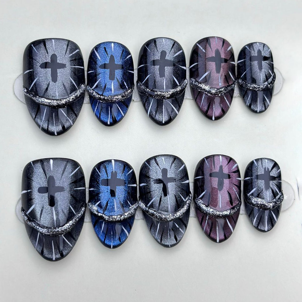 (Handmade) 10pcs/Set Smiley Cat Eye Cross Press-On Nails