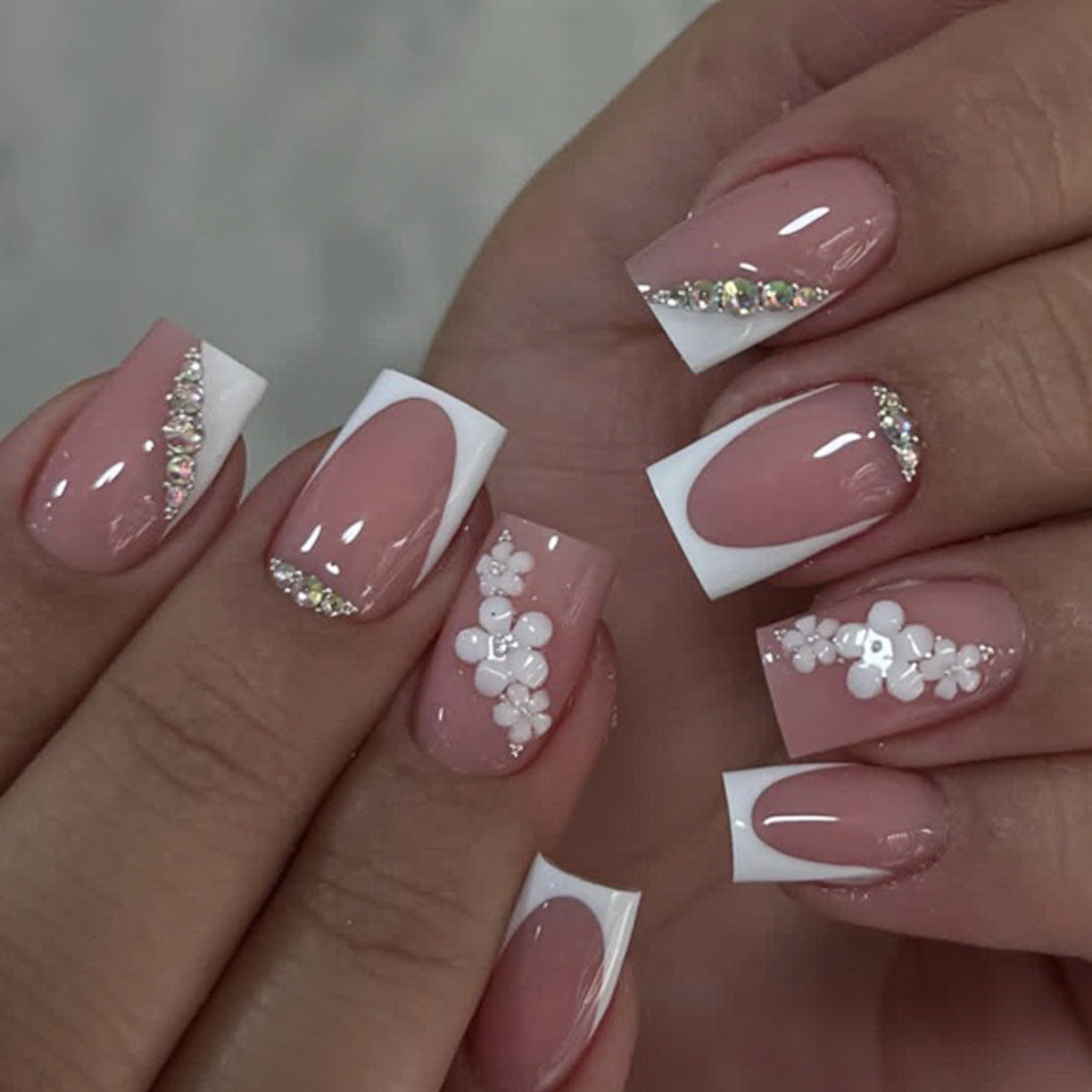 24pcs/Set Irregular French Tip Five-Petal Flowers Short Press On Nails