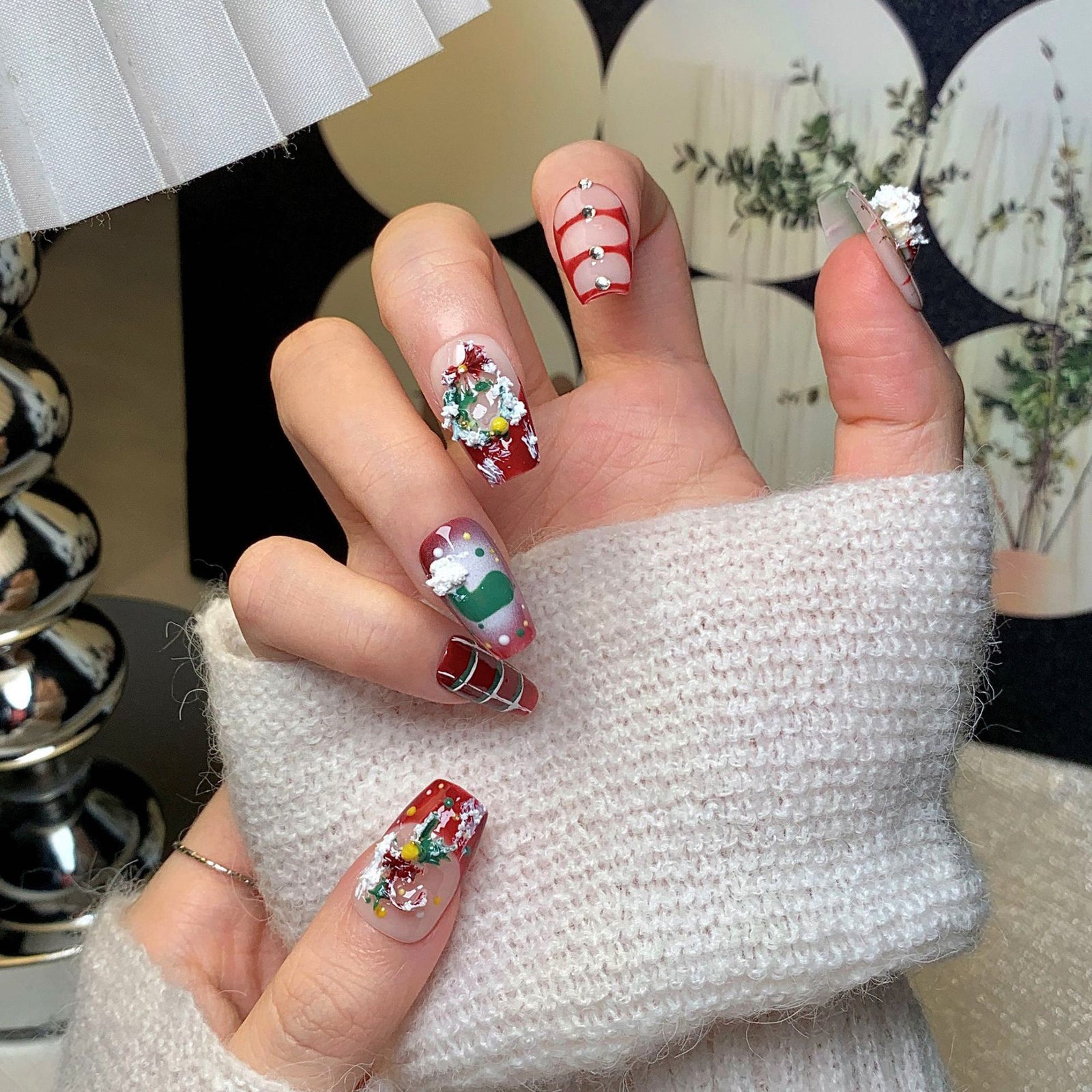 (Handmade) 10pcs/Set 3D Santa Wreath Press on Nails