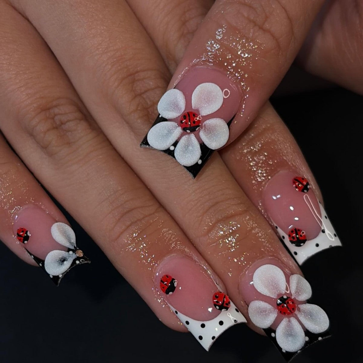 (Handmade) 10pcs/Set Ladybug & 3D Floral French Press-On Nails