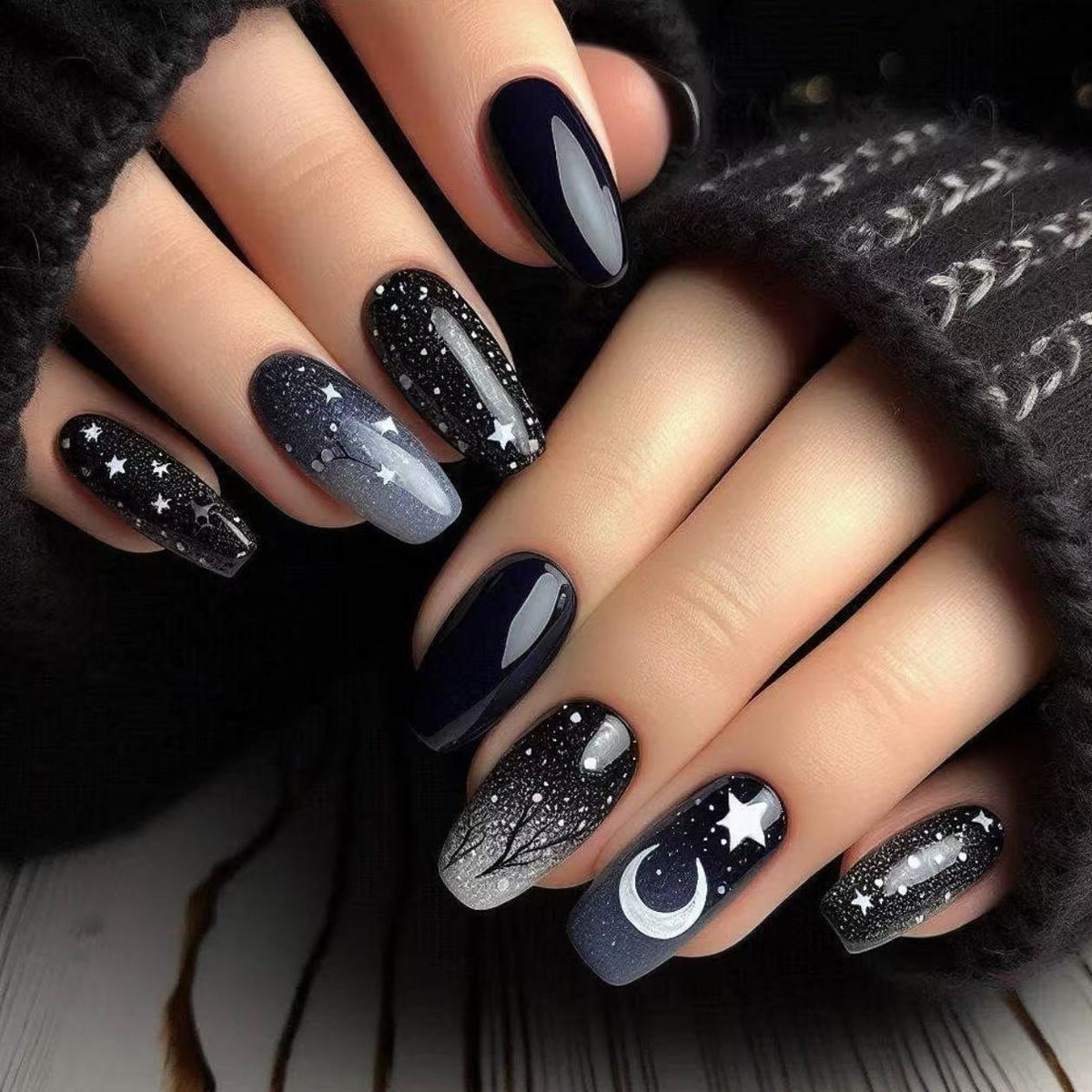 24pcs/Set Black Gradient Snowflake & Starry Night Press-On Nails