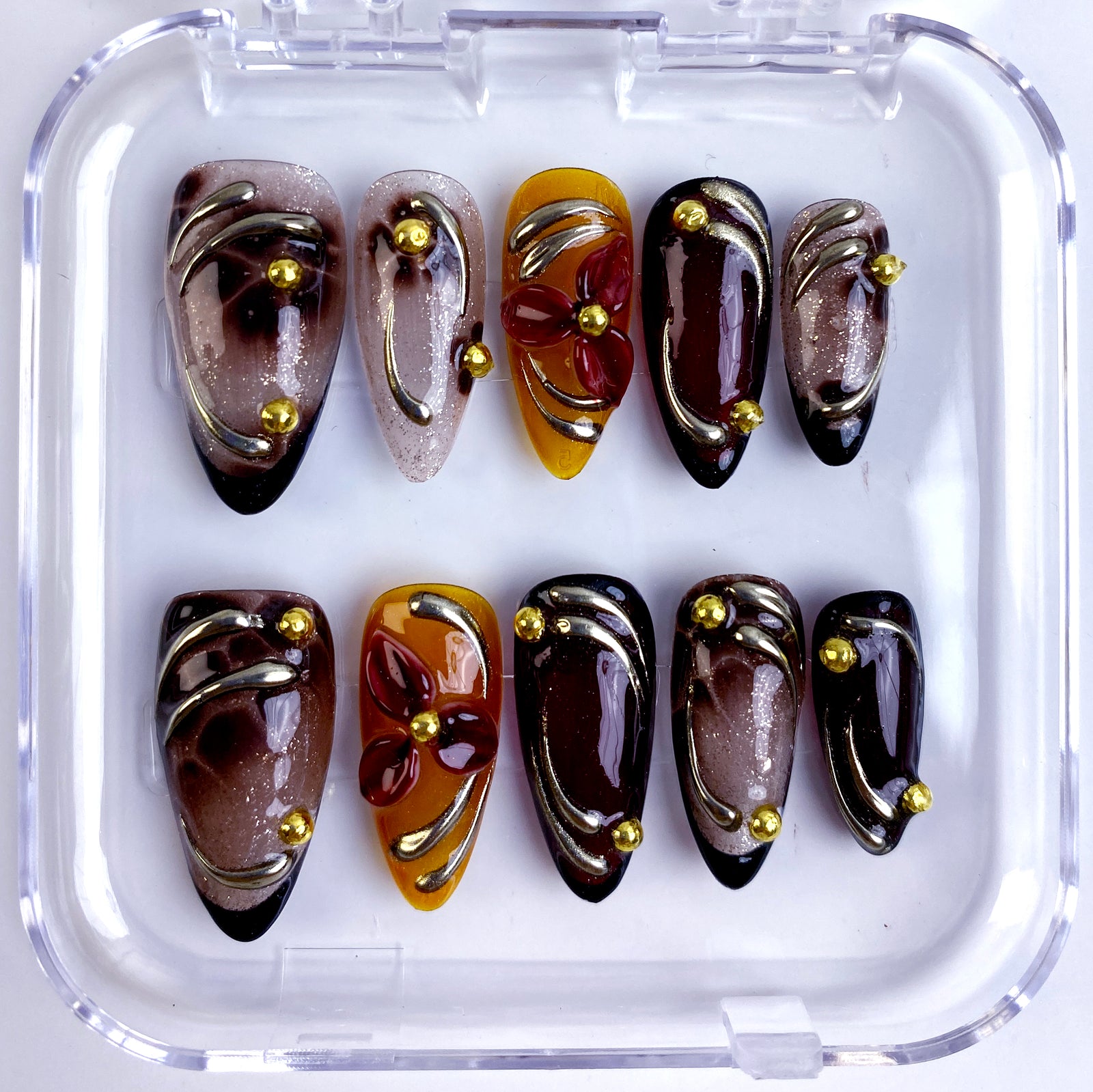 (Handmade) 10pcs/Set Autumn Winter Golden 3D Flower Press-On Nails