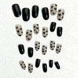 24pcs/Set Black Heart Short Press-On Nails