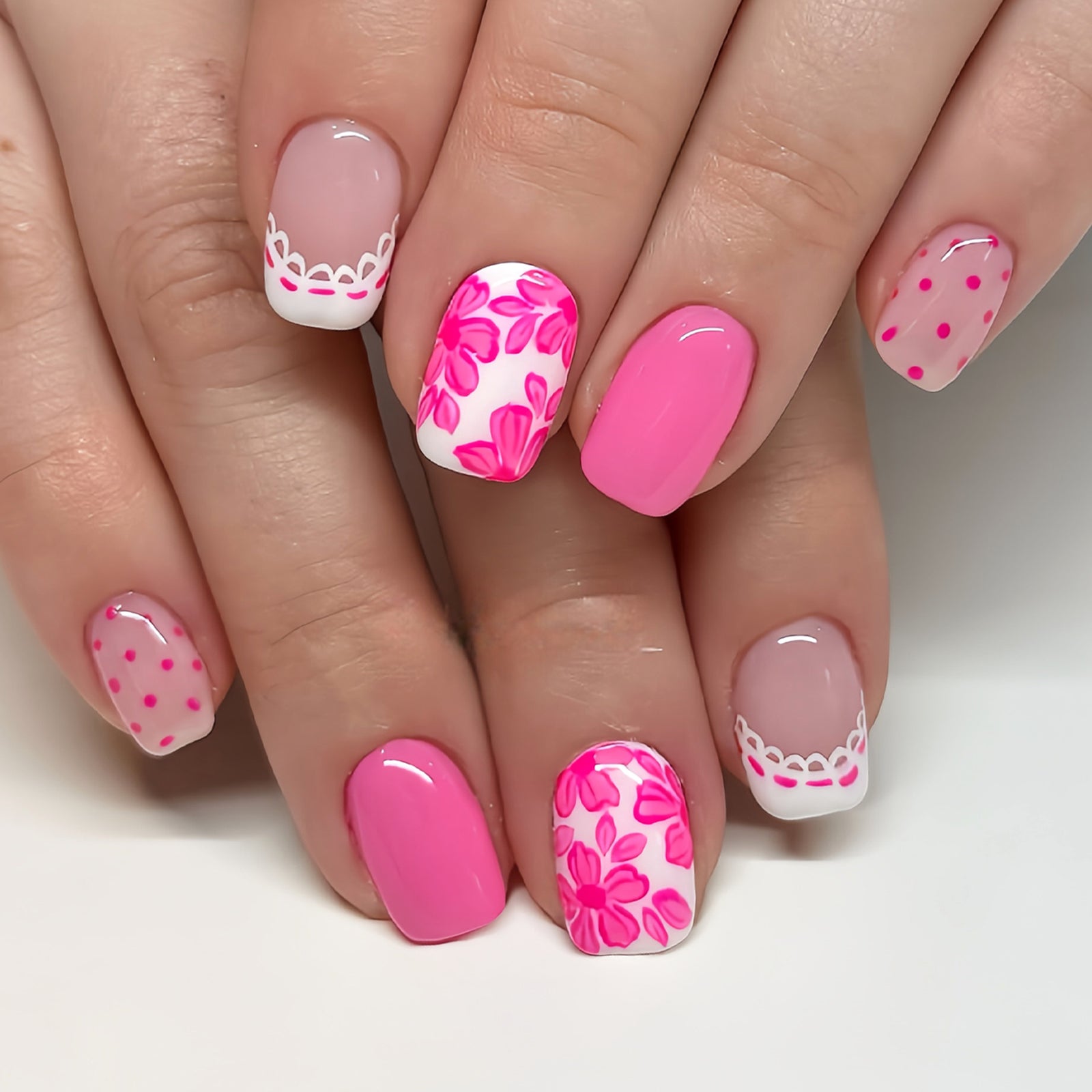 24pcs/Set Pink Polka Dots with White French Floral Press-On Nails