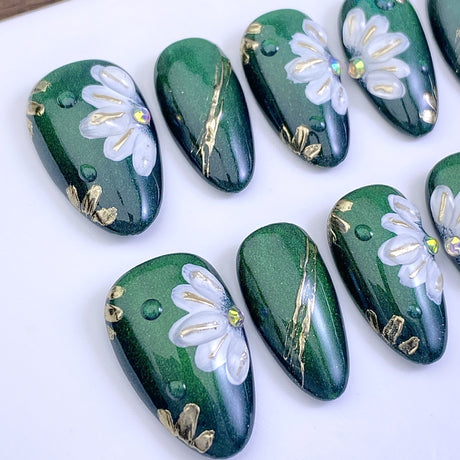 (Handmade) 10pcs/Set Green Cat Eye 3D Floral Press-On Nails