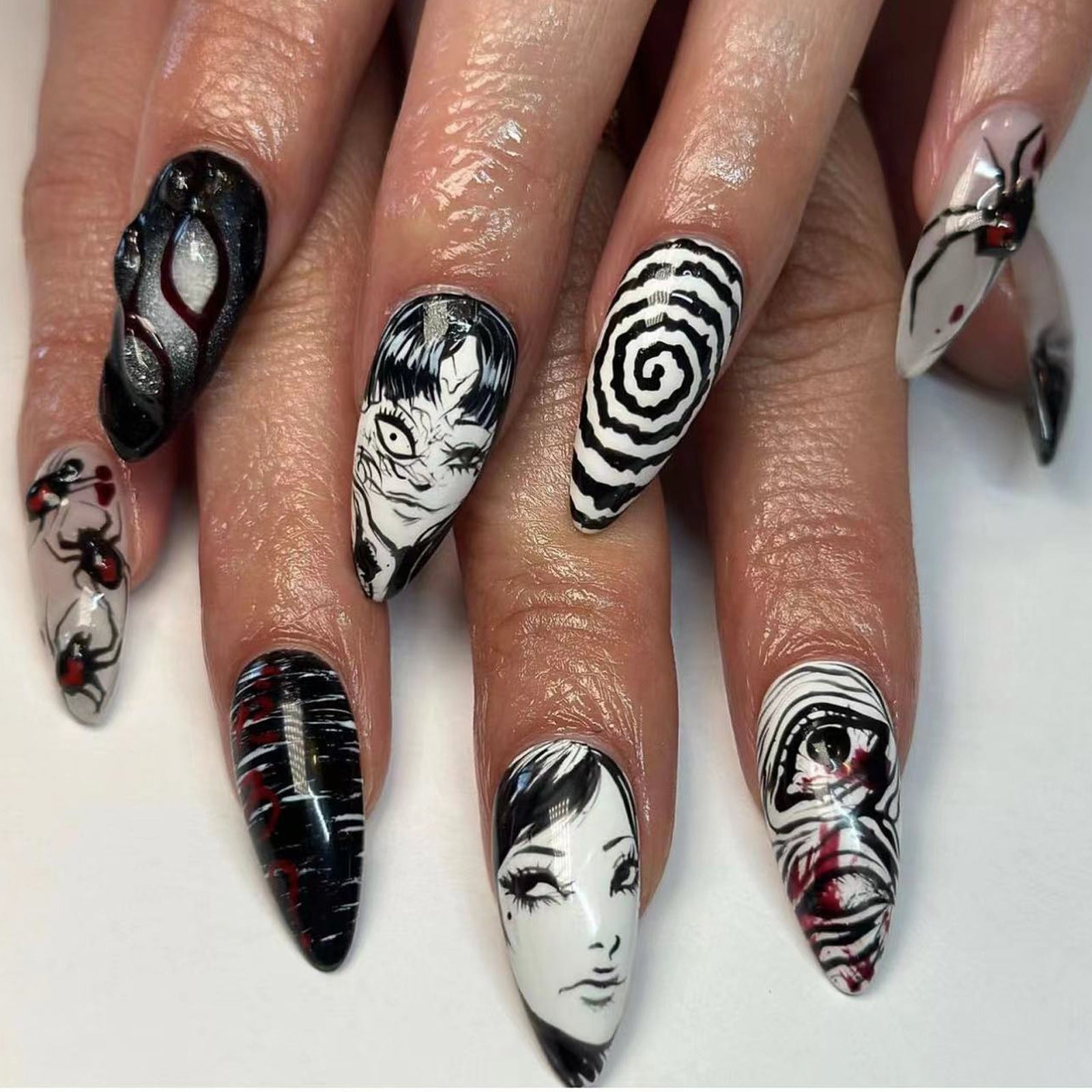 24pcs/Set Black & White Horror Comic Press On Nails