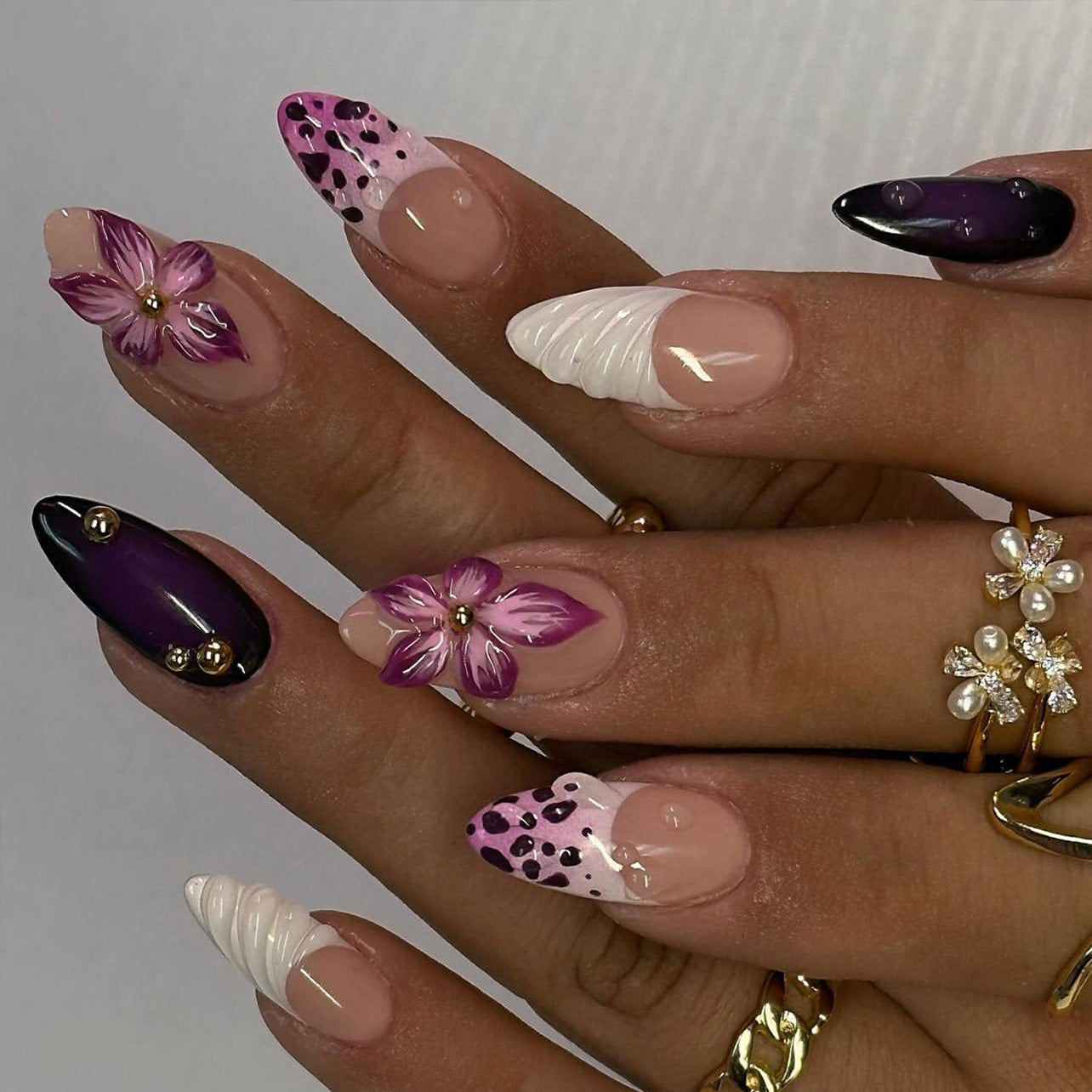 24pcs/Set 3D Embossed Floral French Press-On Nails