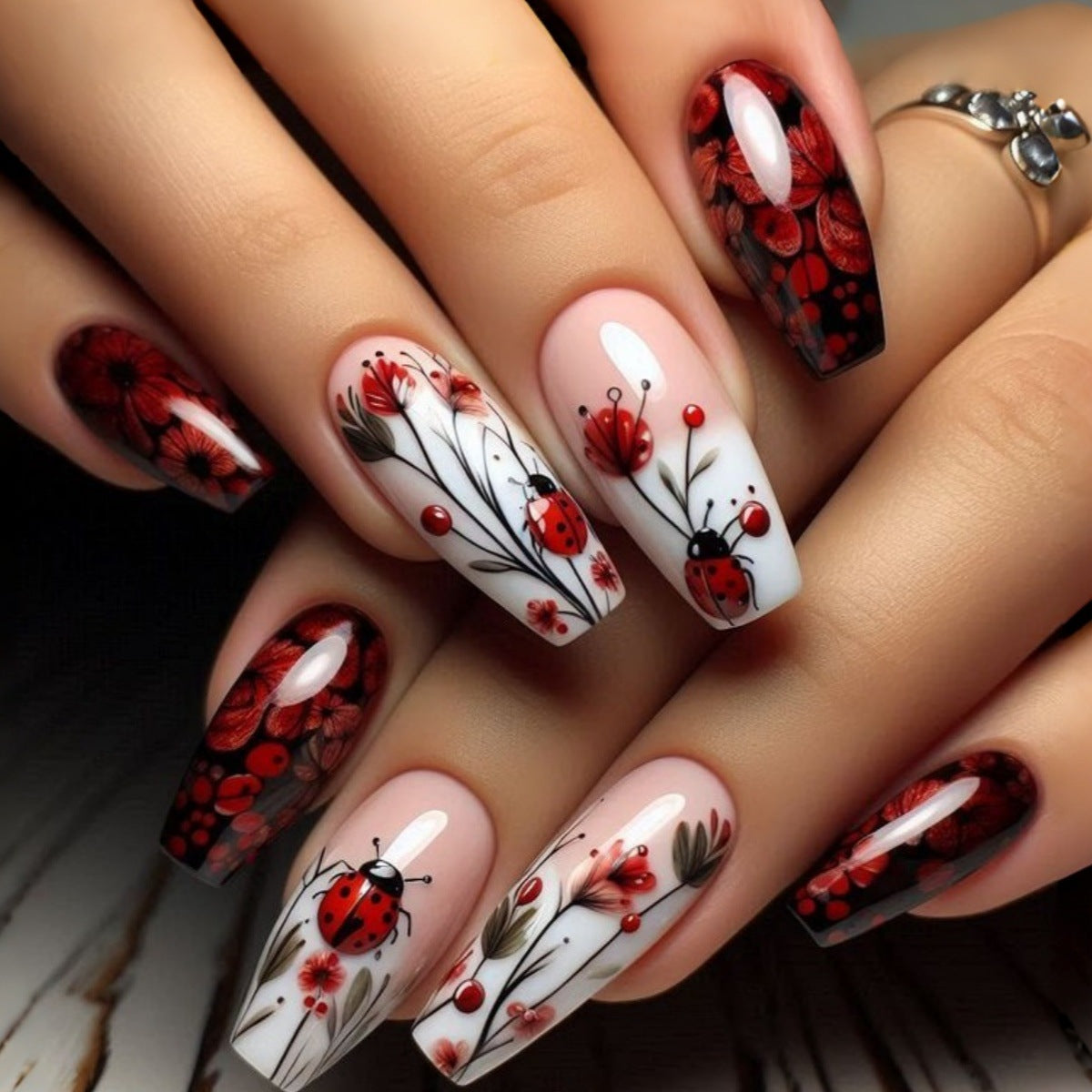 24pcs/Set Red Ladybug Floral Press-On Nails