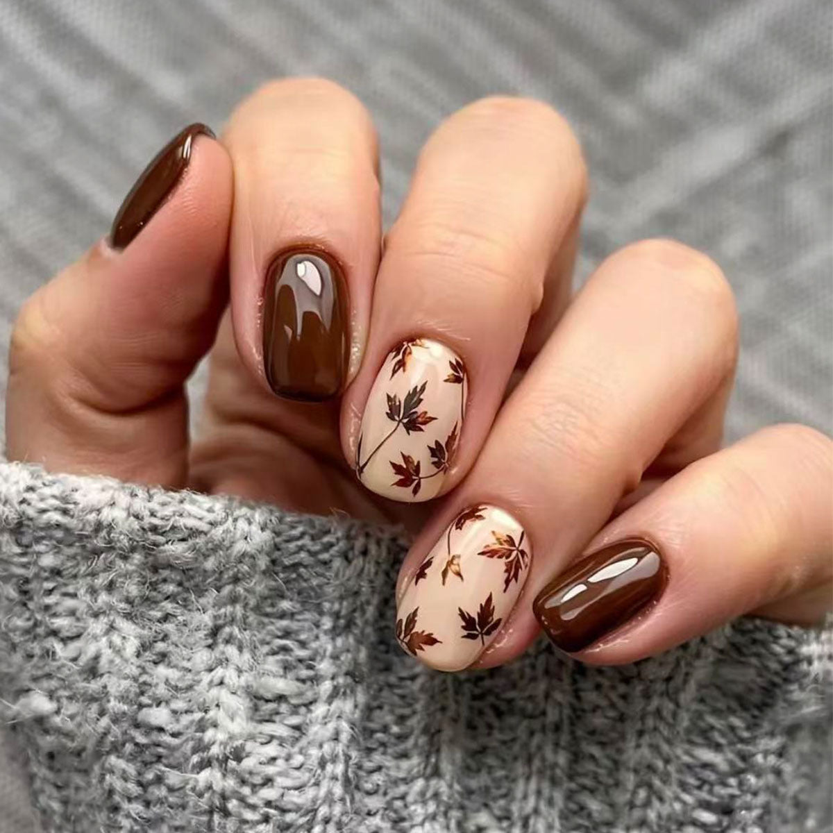 24pcs/Set Deep Red Maple Leaves for Fall & Winter Press On Nails