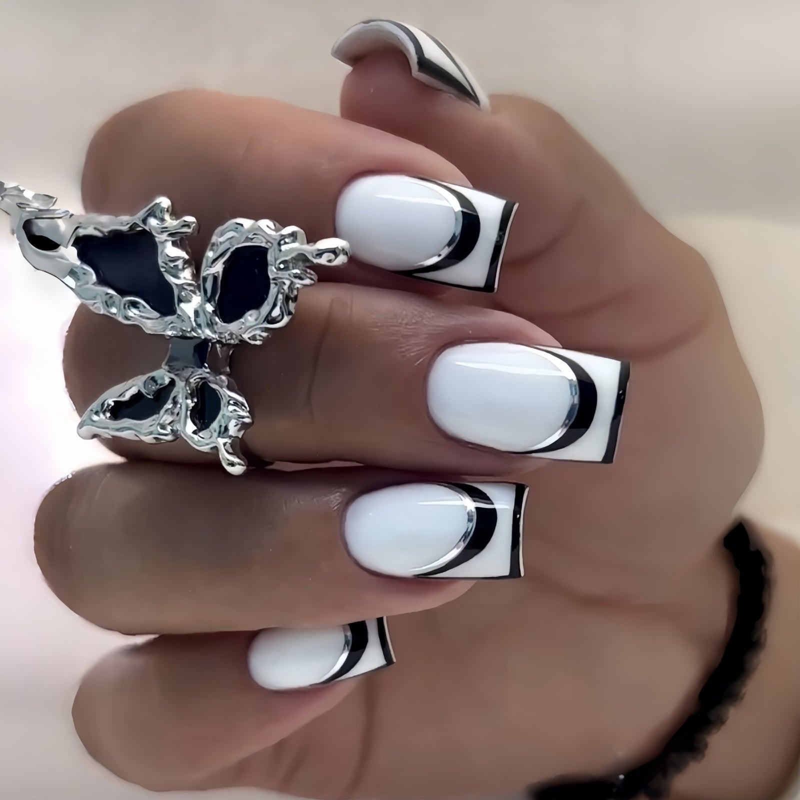 24pcs/Set Black & White French Tips Press-On Nails