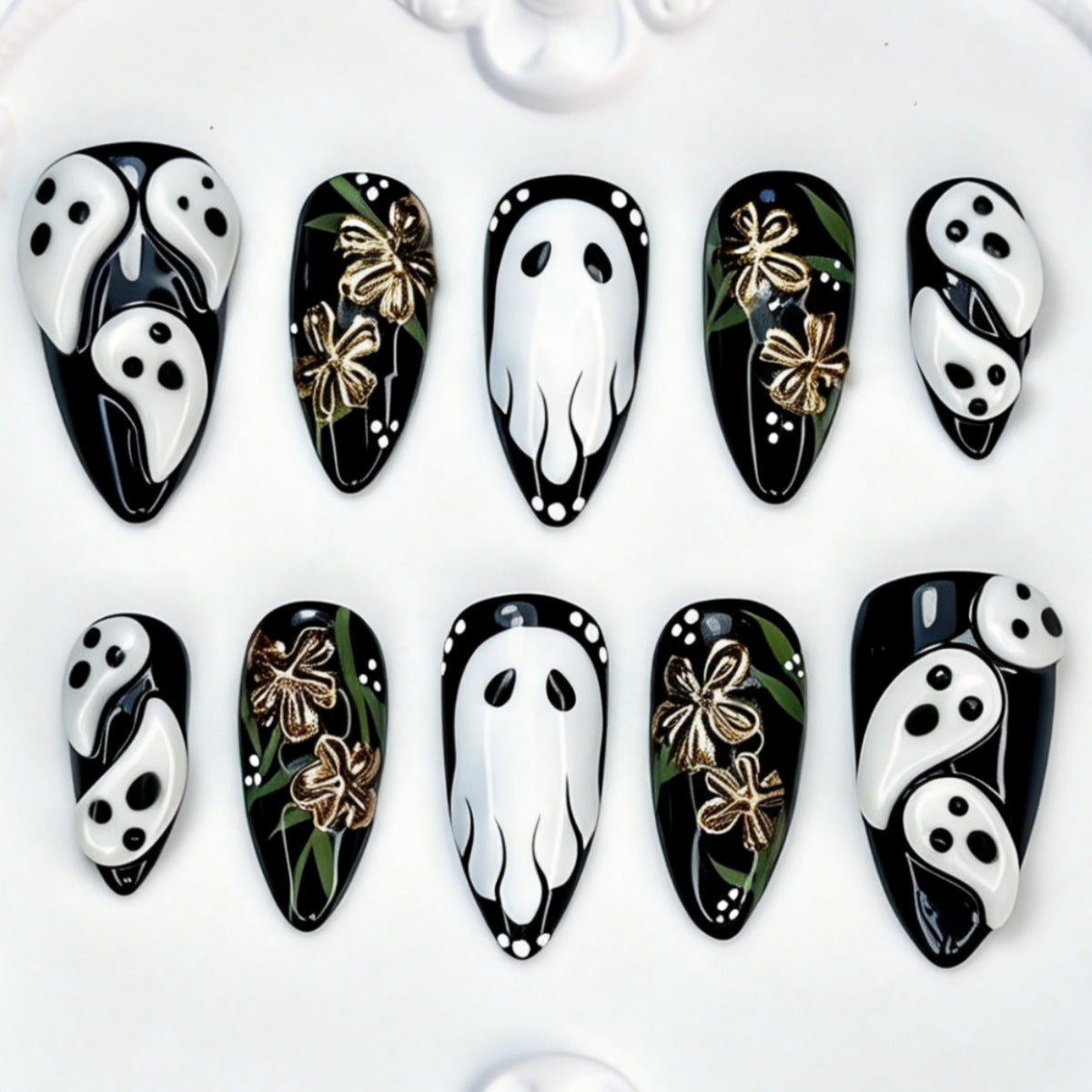 24pcs/Set 3D Embossed Gold-Leaf Floral Ghosts Press On Nails