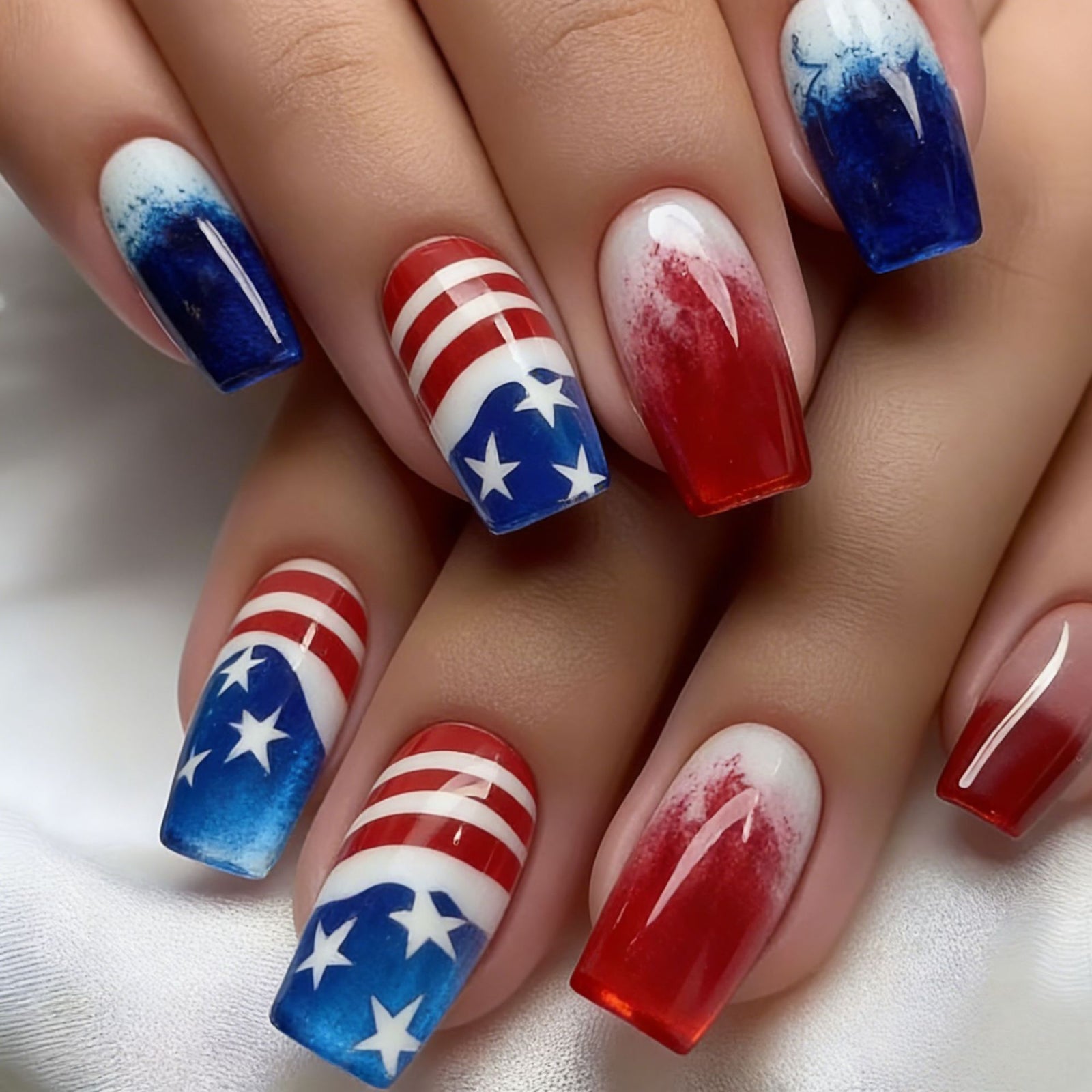 24pcs/Set Red White Blue Ombre Stars Press-On Nails