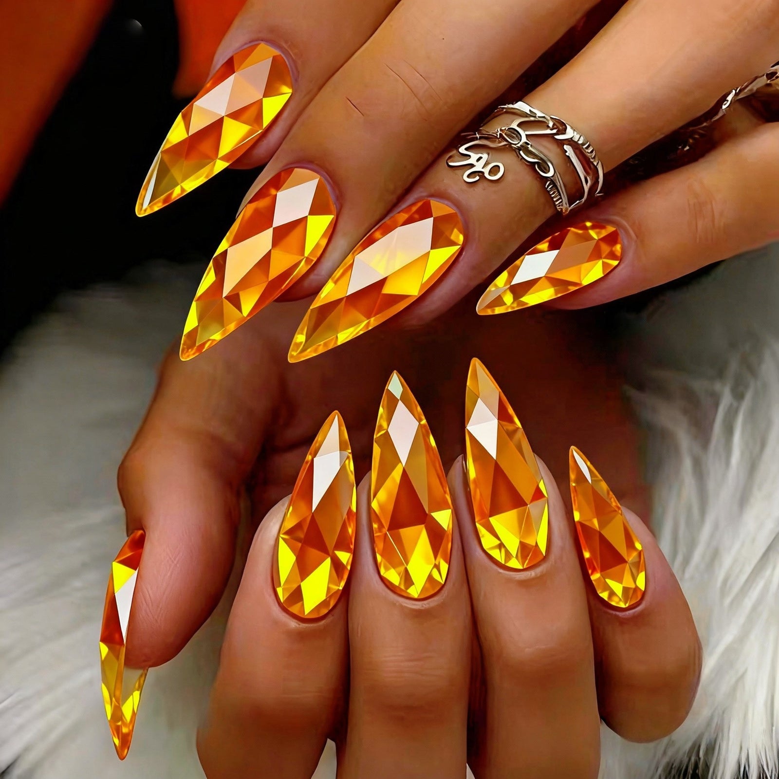 24pcs/Set Deep Gold Diamond-Shaped Chrome Press-On Nails