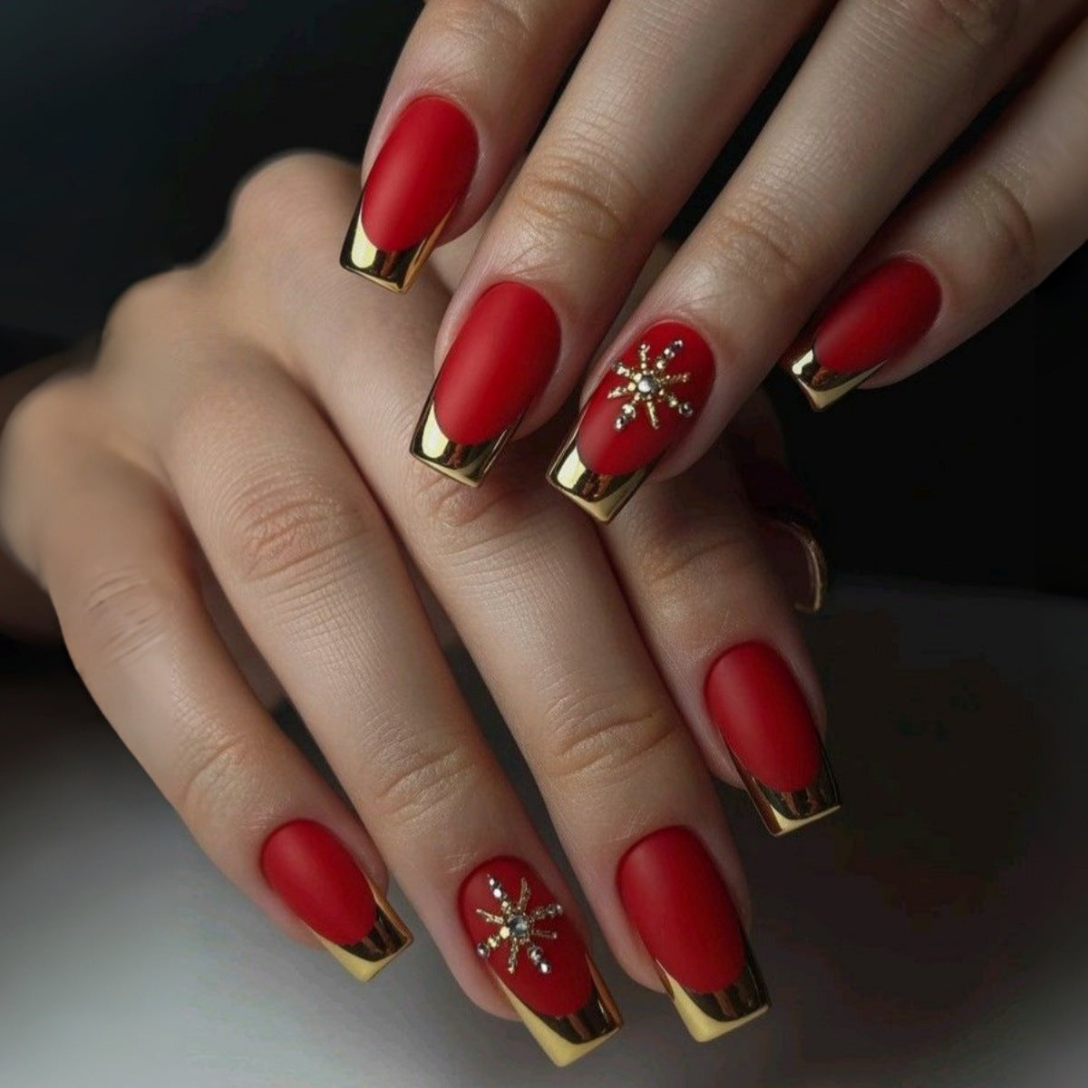 24pcs/Set Red & Gold Snowflake French Press-On Nails