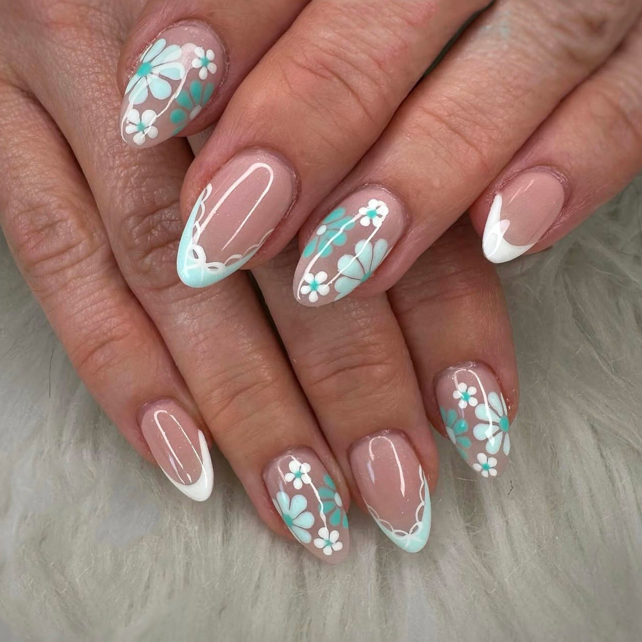 24pcs/Set Blue & White French Tip with Floral Rings Press On Nails
