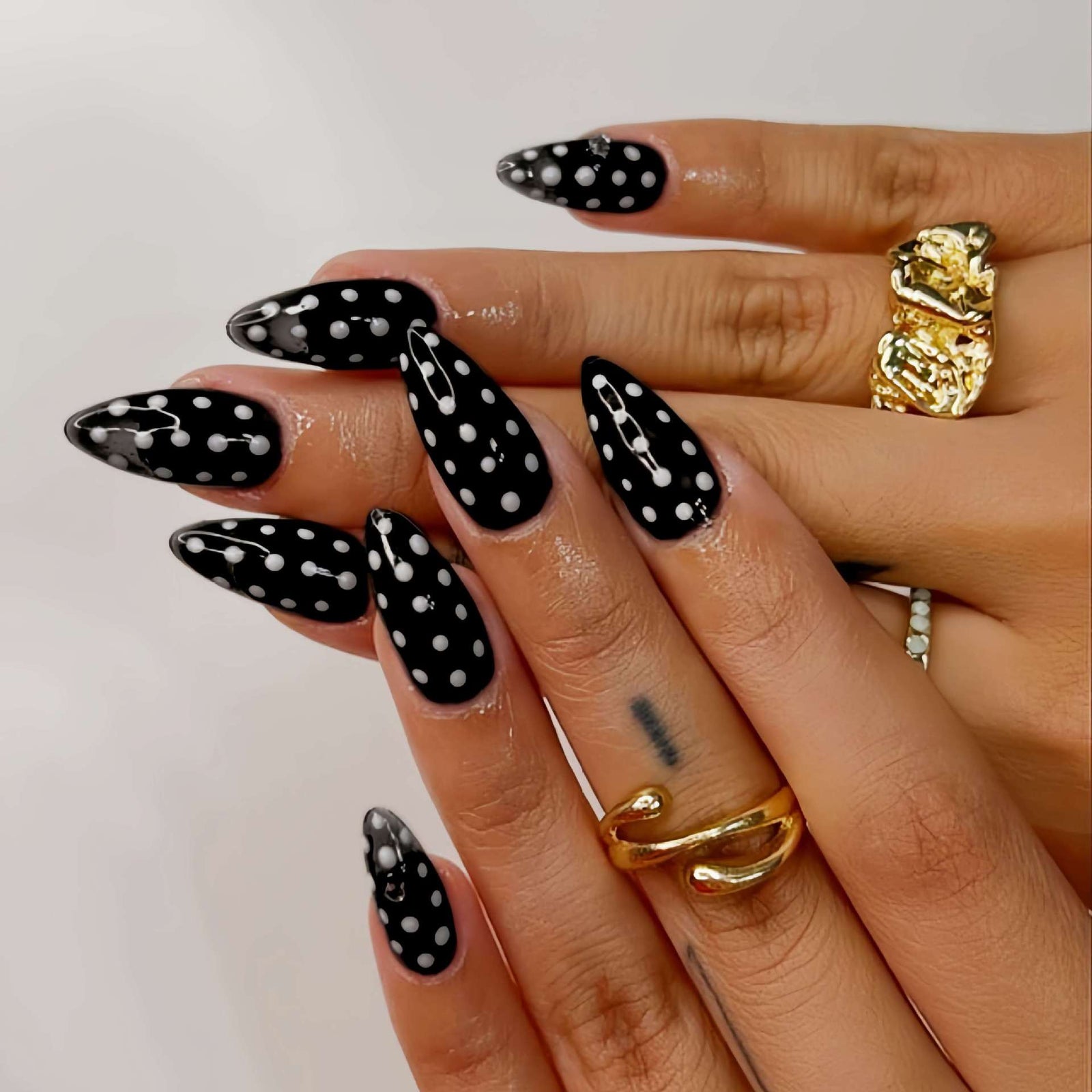 24pcs/Set Black Polka Dot Press-On Nails
