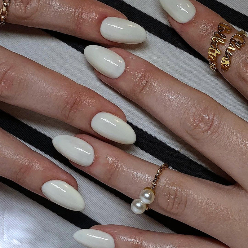 24pcs/Set White Press-On Nails