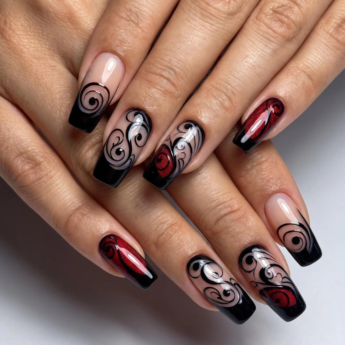 24pcs/Set Hollowed Flowers Press-On Nails