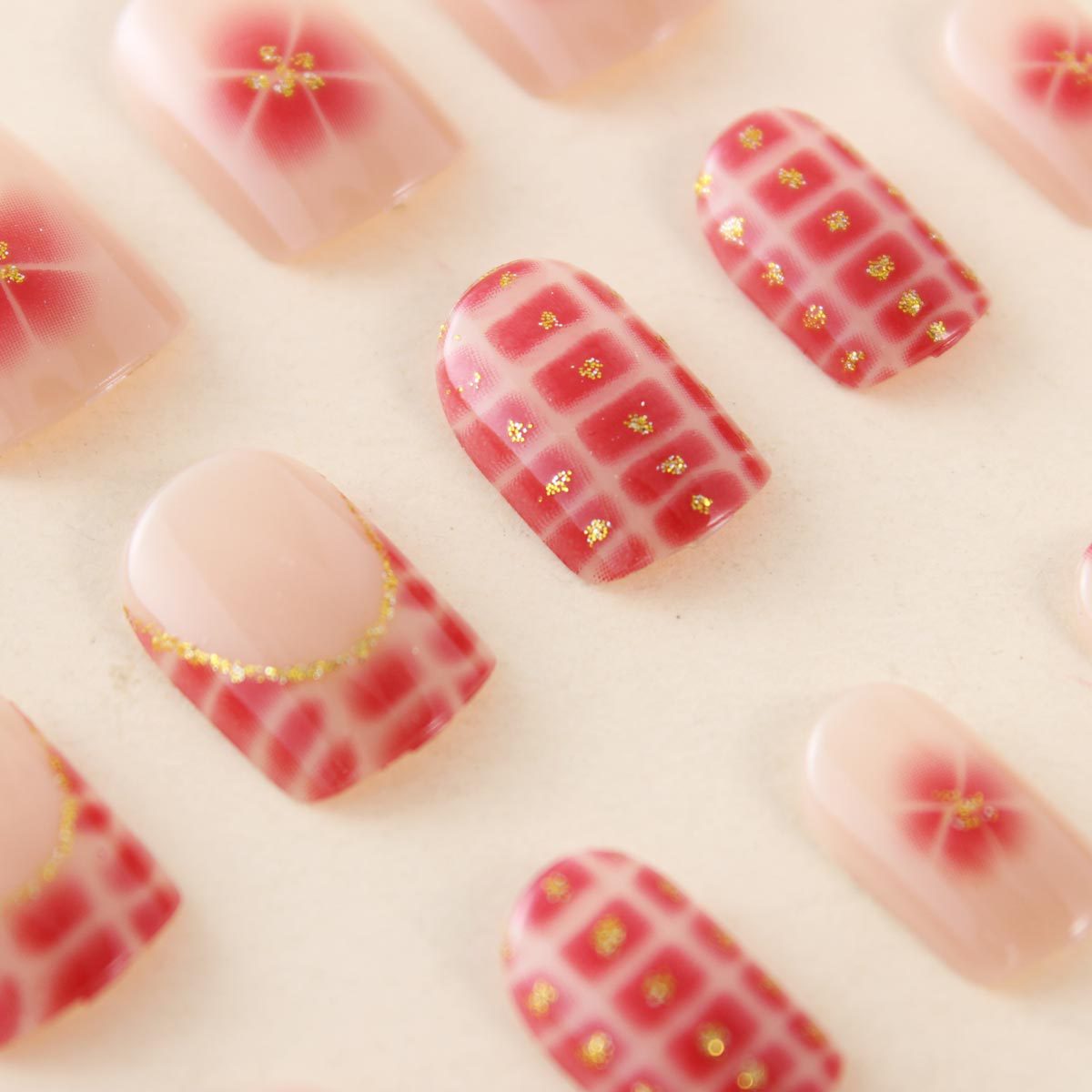 24pcs/Set Red Plaid Gold Glitter Press-On Nails
