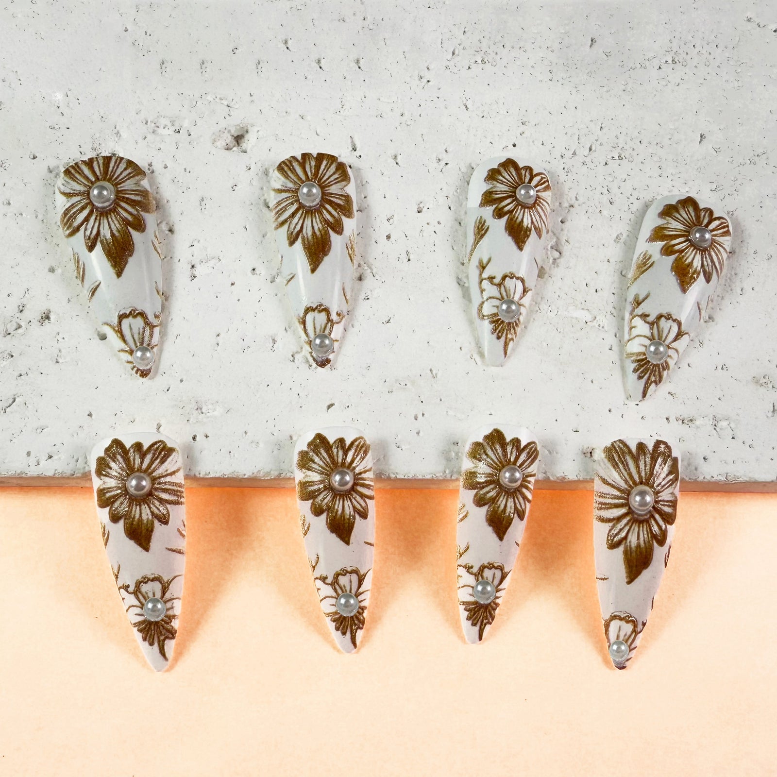 24pcs/Set 3D Platinum Pearl Floral Press-On Nails