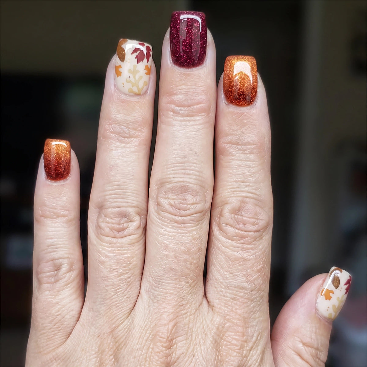 24pcs/Set Red and Yellow Maple Leaves Press-On Nails
