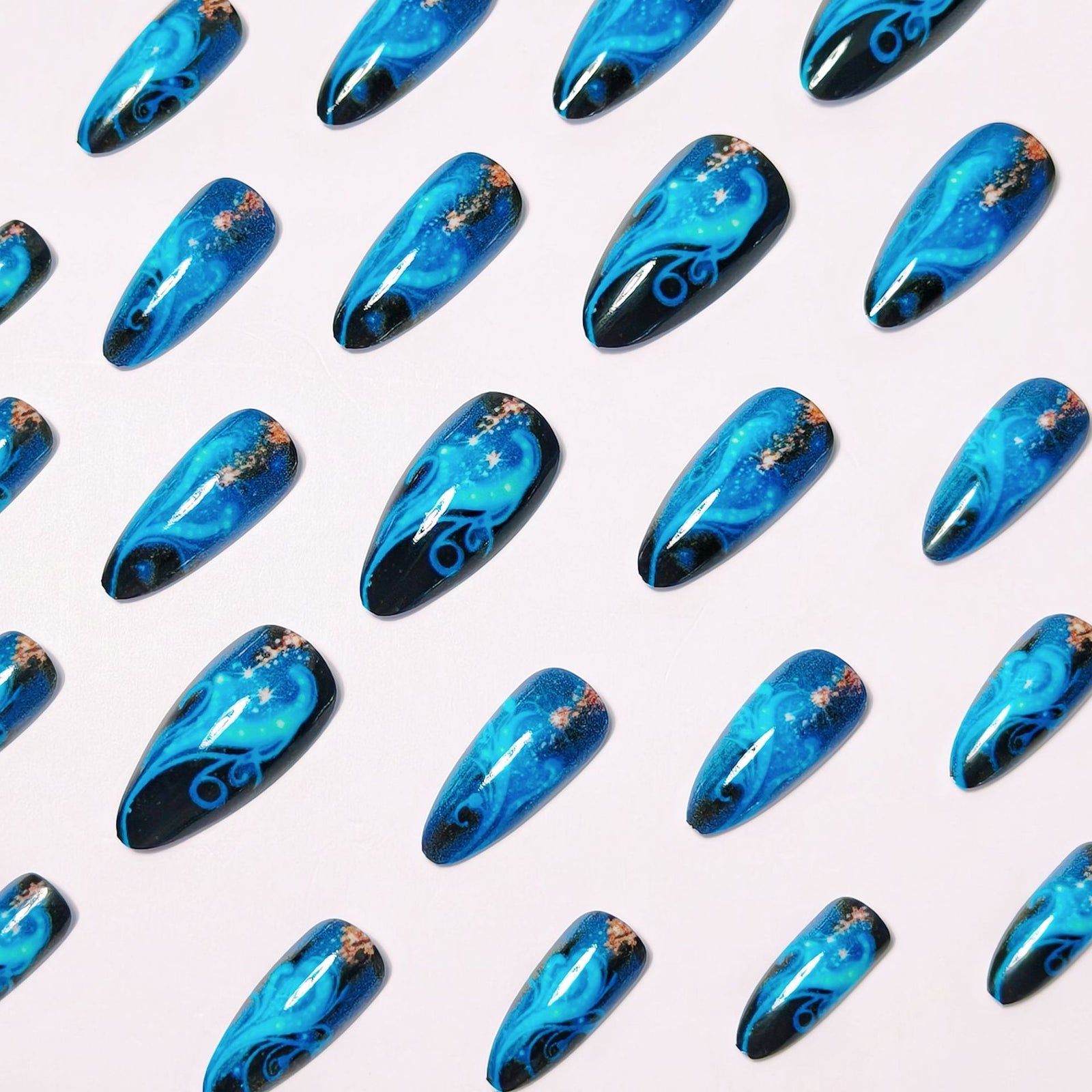 24pcs/Set Lightning Streaks With Blue Wash Press-On Nails