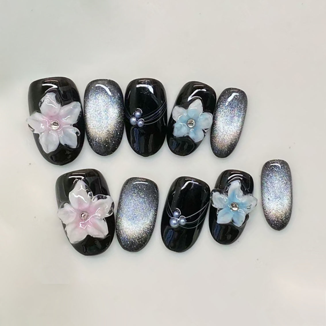 (Handmade) 10pcs/Set Camellia Flower Black White Short Style Press-On Nails