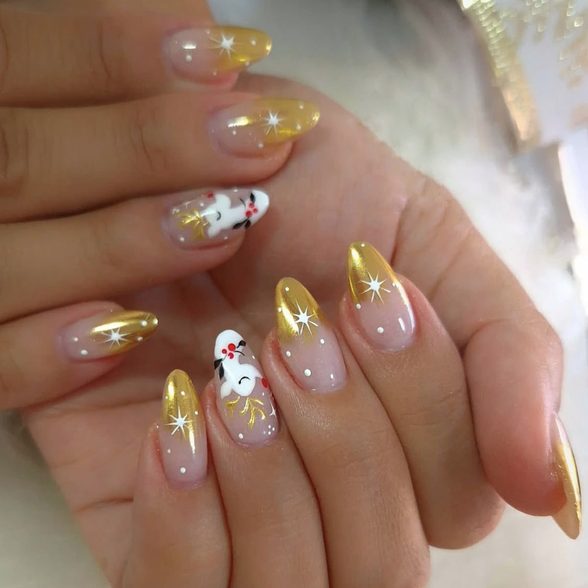 24pcs/Set Christma Gold French Tip with Polka Dots, Starry Glimmer & Cartoon Deer Press-On Nails