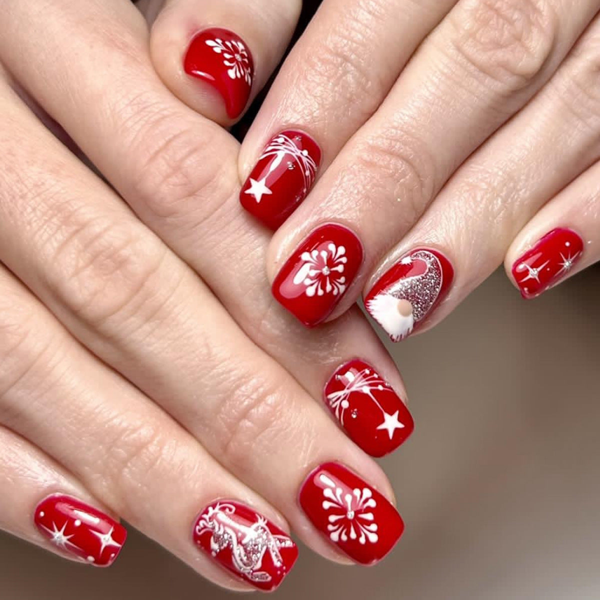 24pcs/Set Short Red Christmas with Snowflake & Fawn Press-On Nails