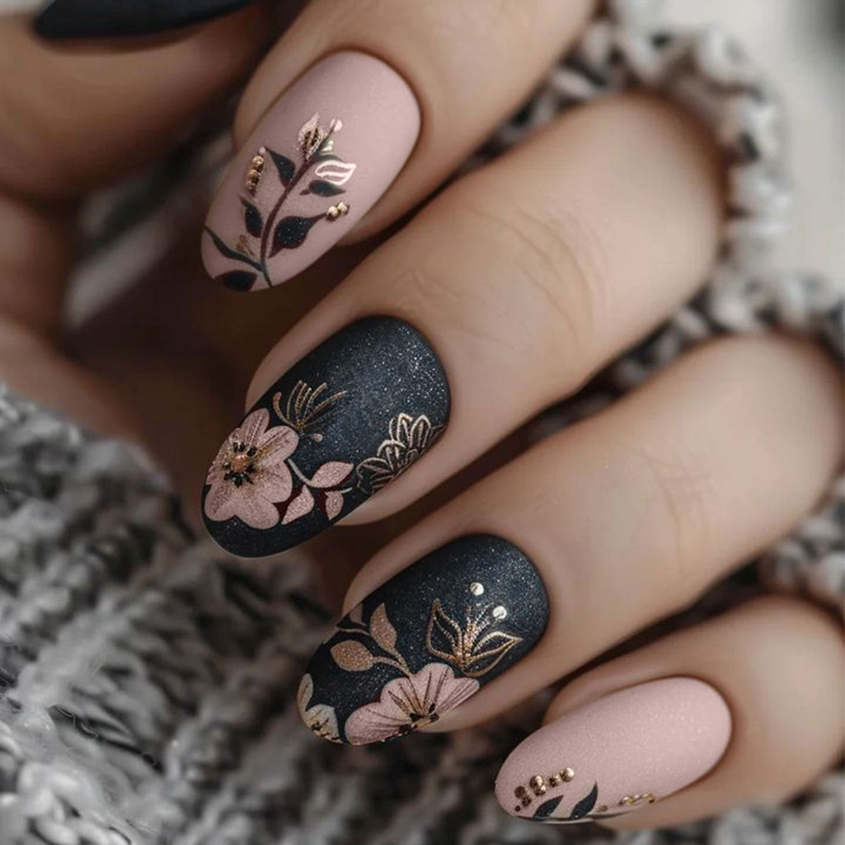 24pcs/Set Autumn-Winter Leaves and Flowers Press-On Nails