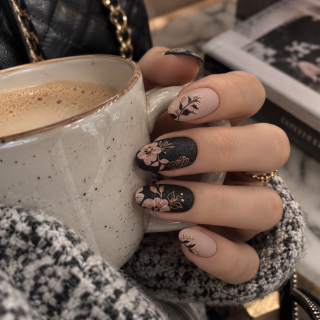 24pcs/Set Autumn-Winter Leaves and Flowers Press-On Nails