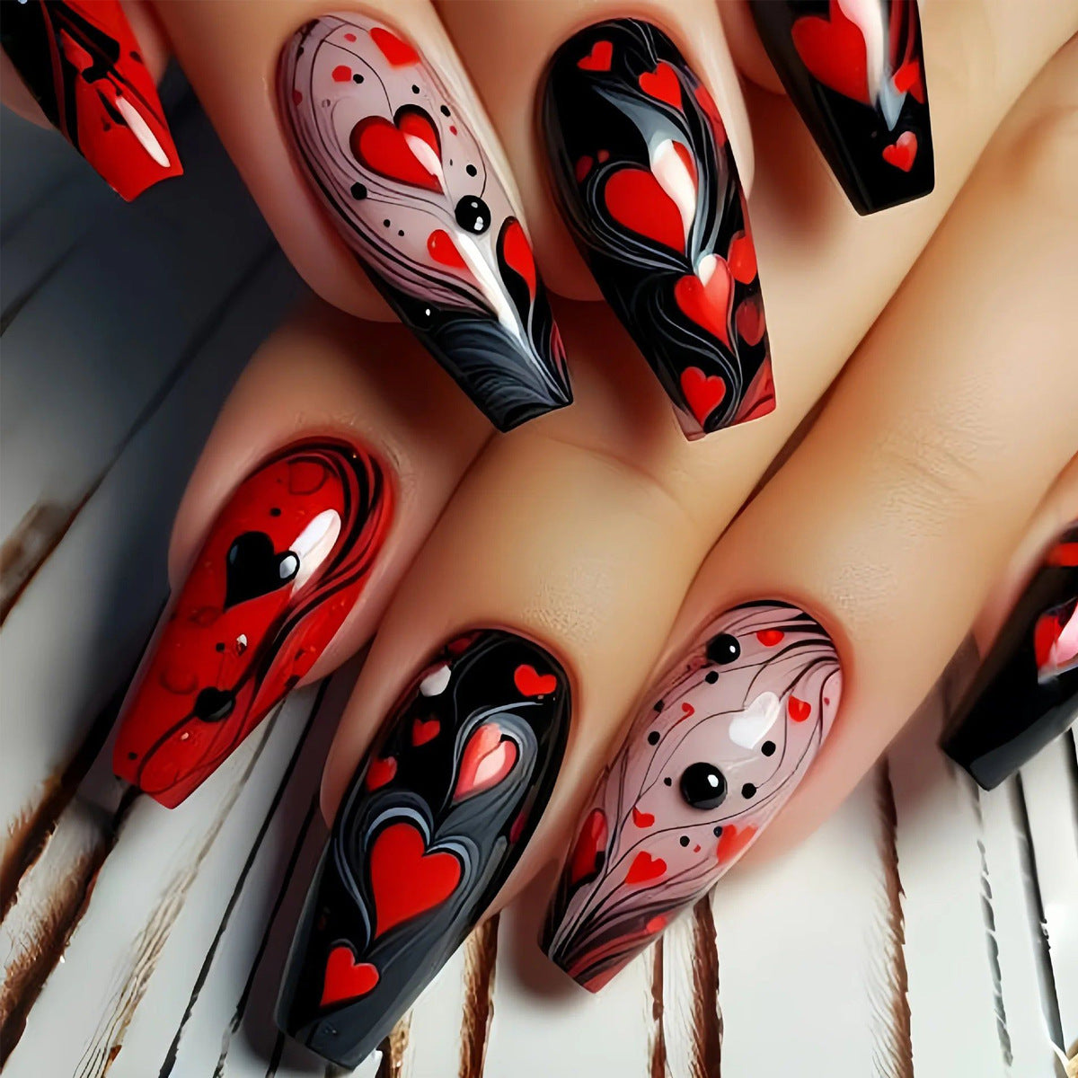 24pcs/Set Valentine's Black-Red Gradient Heart Press-On Nails