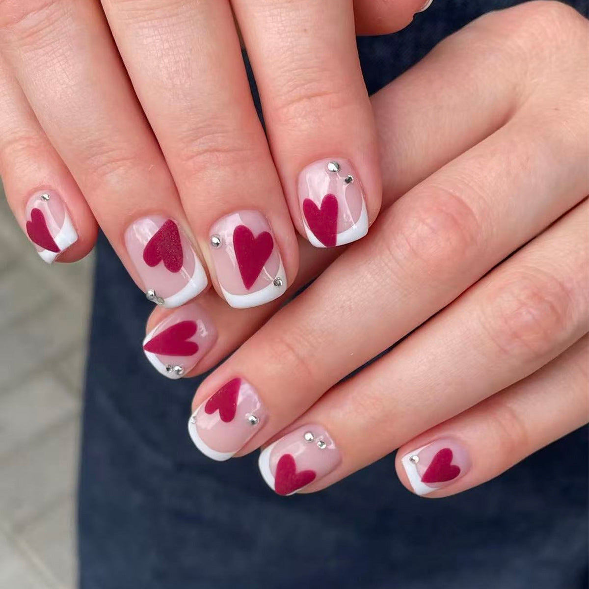 24pcs/Set Short Valentine's Wine Red Heart on White French Press-On Nails