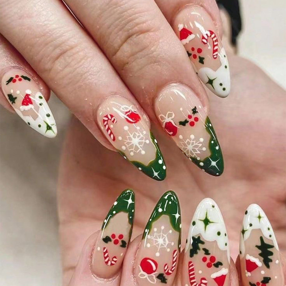 24pcs/Set  Short Christmas with Snowflake, Candy Cane, Hat & Tree Press-On Nails