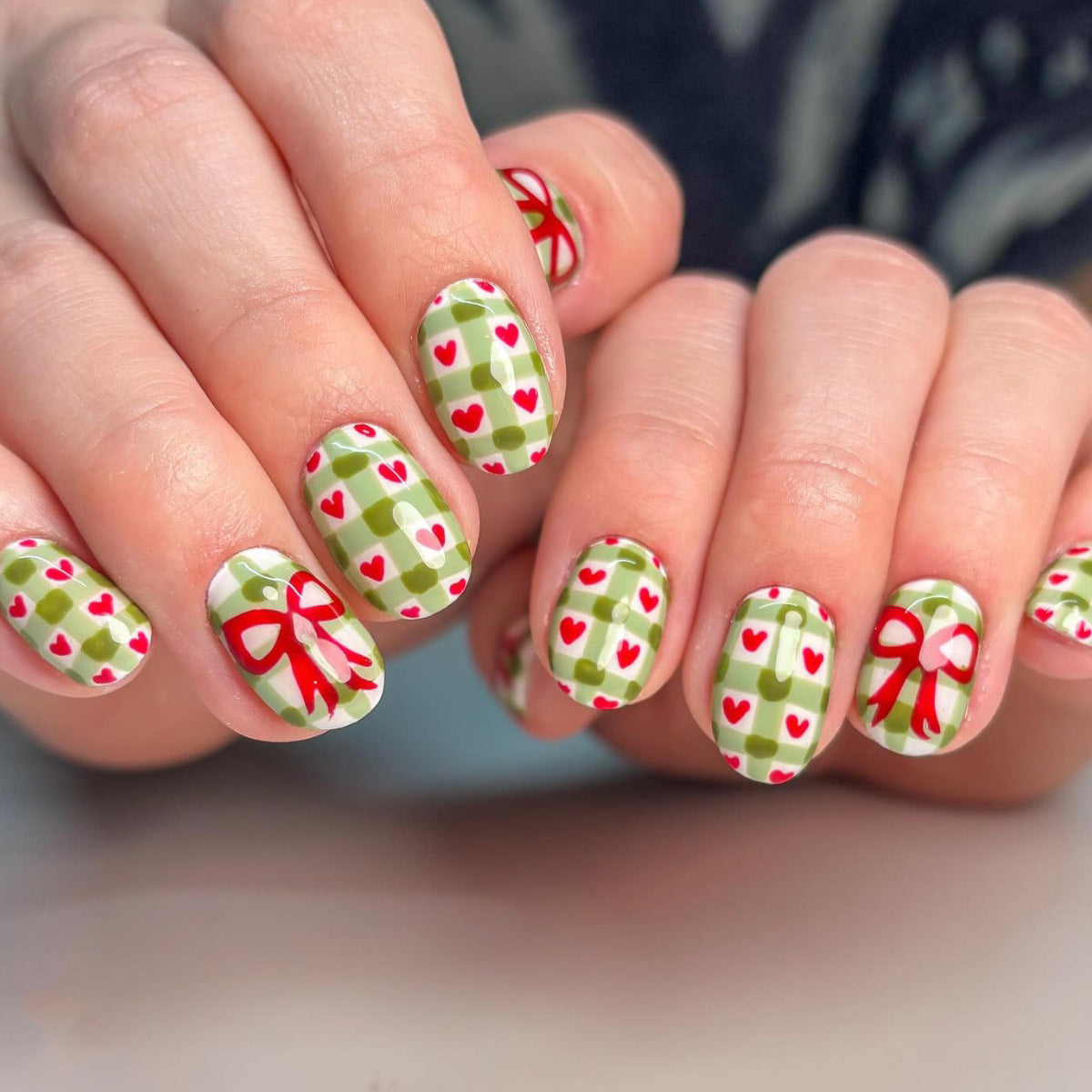 24pcs/Set Short Valentine's Green Plaid with Red Heart & Bow Press-On Nails