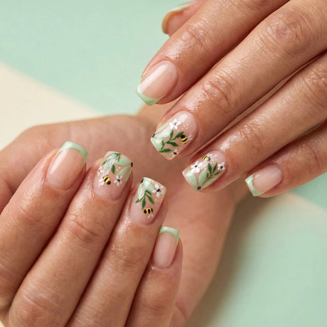 24pcs/Set French Green-Tone Little Bee Short Press-On Nails